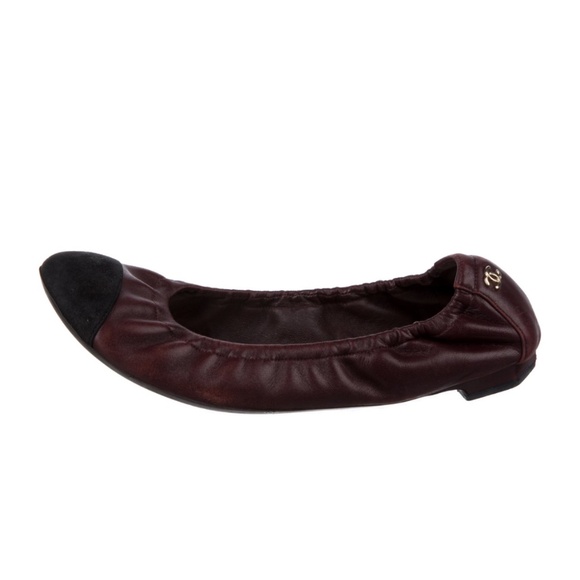 Chanel Interlocking CC Logo Leather Ballet Flats
